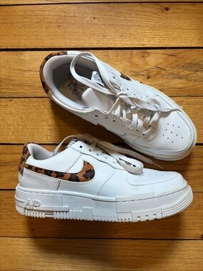 Nike Air Force 1 Low Pixel SE